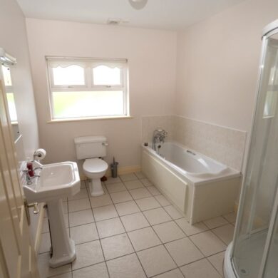 Drim Holiday Cottage Malin head - bathroom